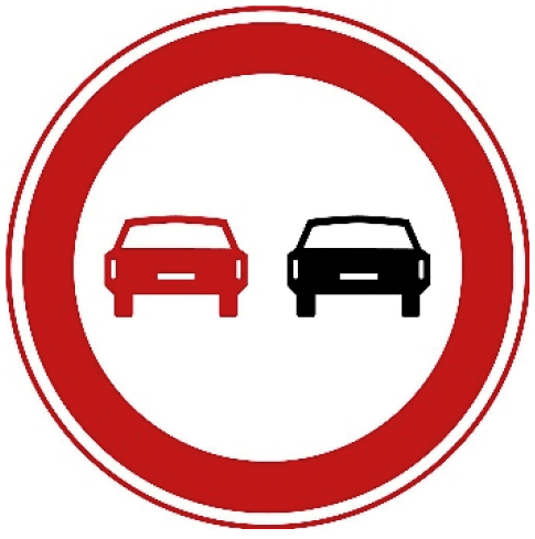 Verbod voor motorvoertuigen om elkaar onderling in te halen.