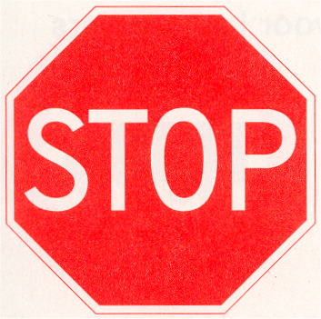 Stop; verleen voorrang aan bestuurders op de kruisende weg.