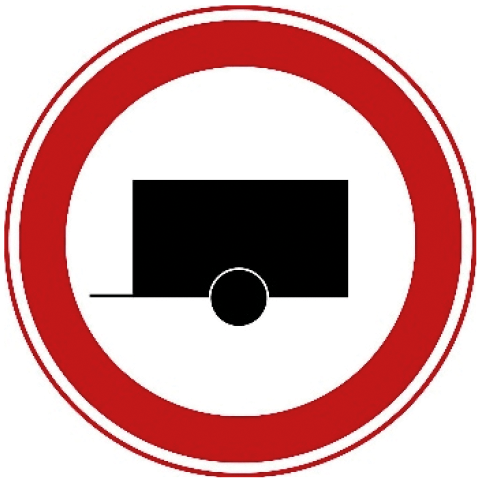 Gesloten voor motorvoertuigen met aanhangwagen.