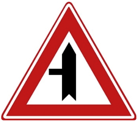Voorrang van zijweg links.